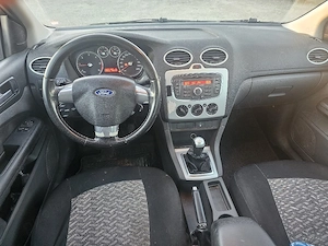 Ford Focus 1.6 tdci 90 cp - imagine 8