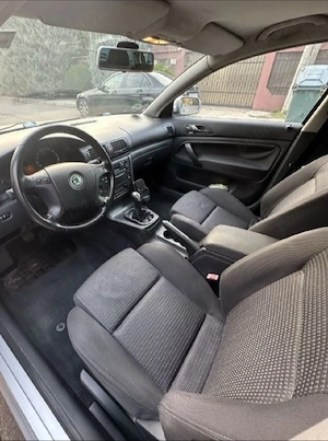 Skoda Superb berlina - imagine 4
