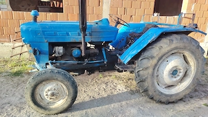 Vând tractor Ford 300 - imagine 3