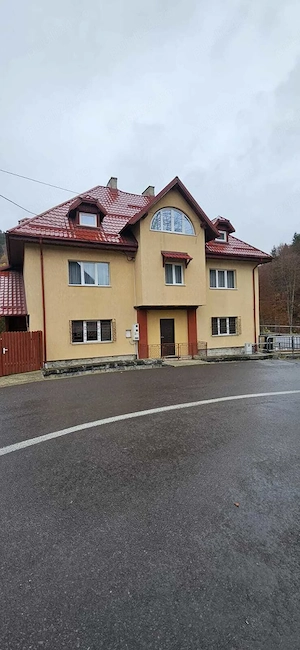Sinaia, zonă ultracentrală - închiriere garsonieră, renovată și mobilată  - imagine 8