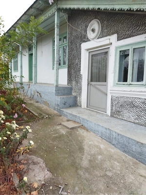 Casa de vanzare in Garvan, judetul Tulcea   gospodarie traditionala cu teren generos - imagine 2