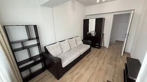 Închiriez Vila Casa P+2 + Parcare, strada asfaltată  - imagine 2