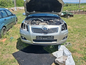 vand bara fata toyota avensis  - imagine 3