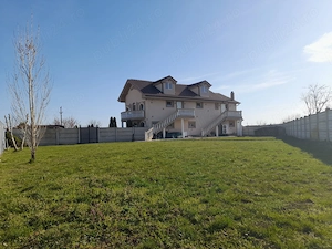 Aviz pentru Investitori !!!  PERSOANĂ FIZICĂ-VAND URGENT  Casa Pensiune in regim P+E, in Oradea, str - imagine 10