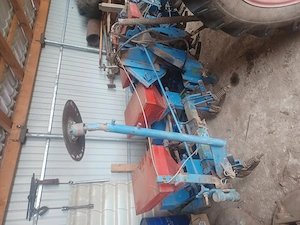 Vând semănătoare porumb spc 4 randuri cu fertilizare - imagine 2