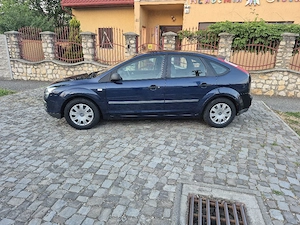 Ford Focus 1,6 i Benzină Anul 2006 Înmatriculat  - imagine 2