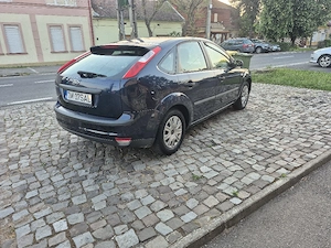 Ford Focus 1,6 i Benzină Anul 2006 Înmatriculat  - imagine 6