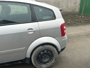 Vand Audi A2, an 2002, motor 1.4 - imagine 3