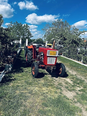 Vand Tractor UTB 550 
