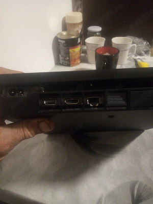 ps4 slim cu un joistick si 3 jocuri instalate