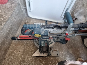 Fierăstrău circular staționar Bosch GCM 8 SJL
