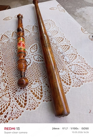 Creion pictat și bâtă baseball