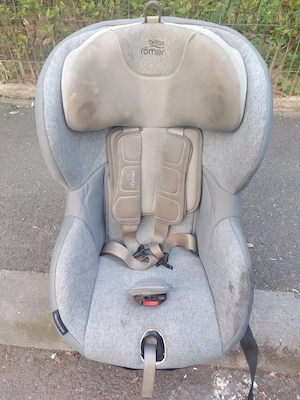 Vând scaun auto Britax Romer