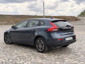 Volvo v40 an 2017 - imagine 5