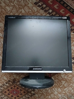 Monitor Samsung diagonala 21 inch-55 cm. stare buna.