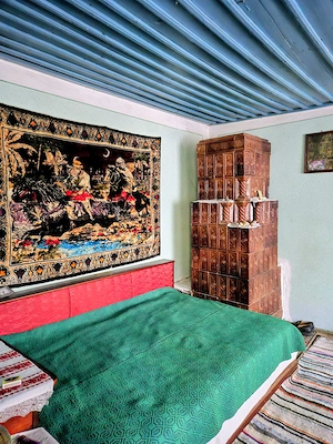 Casa de vânzare la țară lângă București: pământ roditor și climă bună 