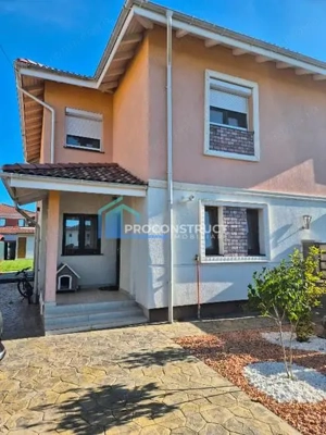 Duplex mobilat de vânzare în Dumbrăvița – 4 camere, teren 324 mp