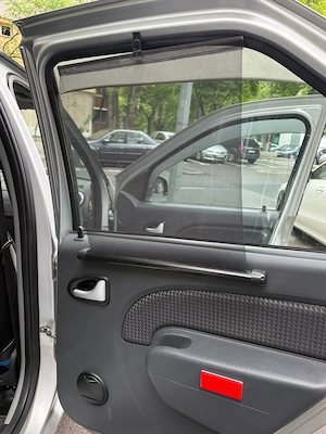 Vand Dacia Logan 1.6 16V Prestige benzina 2007 - imagine 9