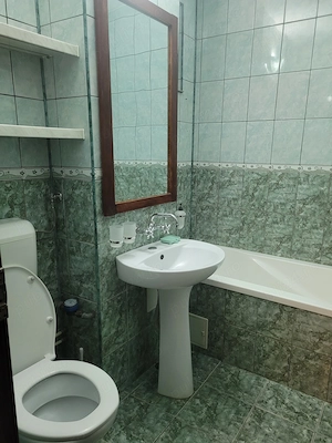 Ofer spre închiriere apartament 2 camere decomandat - imagine 3