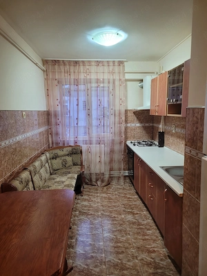 Ofer spre închiriere apartament 2 camere decomandat - imagine 4