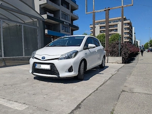 Toyota Yaris Hybrid 2013