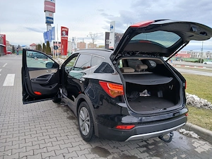 HYUNDAI SANTA FE Premium 2WD  - Stare excelentă! Cârlig de remorcare   Trapă panoramică - imagine 2