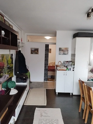Vand apartament doua camere - imagine 8