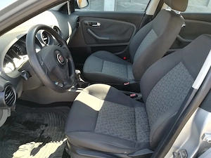 Vand Seat Cordoba 1.4 benzina an 2  km, stare buna. Pret 8.500 Lei.e - imagine 5