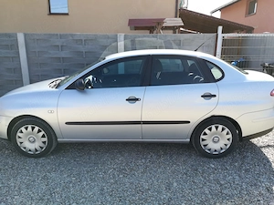 Vand Seat Cordoba 1.4 benzina an 2  km, stare buna. Pret 8.500 Lei.e - imagine 2