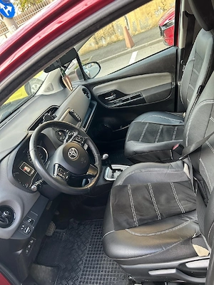 vânzare toyta yaris hybrid  - imagine 7