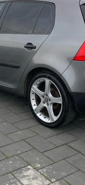 Vand sau schimb jante r18 cu ceva pe 17 - imagine 3