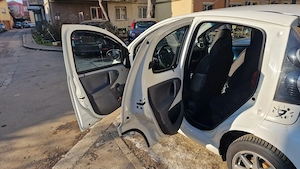 Vând Citroen C1 din 2008,consum mic, motor 1.0 benzina,aer condiționat  - imagine 4