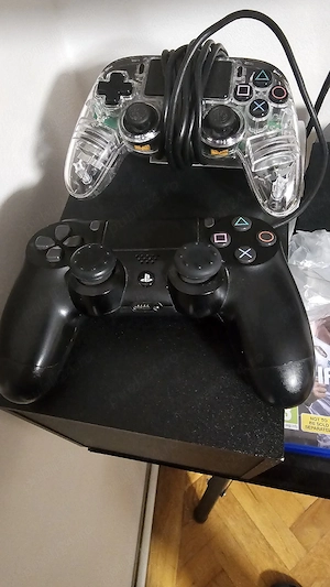 se vinde ps4 