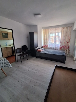 Vând apartament 4 camere in Rovinari spatios - imagine 4