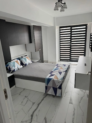 inchiriez apartament 3 camere!