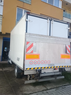 PEOPRIETAR VAND IVECO DAILY, EURO 5 DIESEL,3.5 tone, izoterma, cu termoking , lift hidraulic, cupaj  - imagine 5