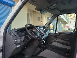 PEOPRIETAR VAND IVECO DAILY, EURO 5 DIESEL,3.5 tone, izoterma, cu termoking , lift hidraulic, cupaj  - imagine 3