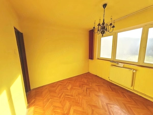 Vând apartament cu 4 camere, decomandat, etajul 3,zona Bld. Cetății  - imagine 4