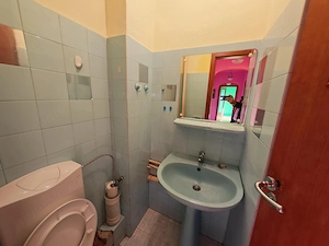 Vând apartament cu 4 camere, decomandat, etajul 3,zona Bld. Cetății  - imagine 6