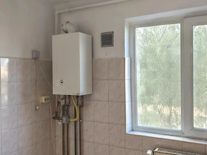Vând apartament cu 4 camere, decomandat, etajul 3,zona Bld. Cetății  - imagine 19