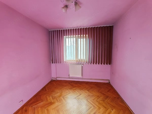 Vând apartament cu 4 camere, decomandat, etajul 3,zona Bld. Cetății  - imagine 8