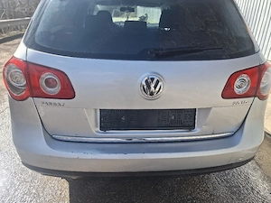 dezmembrez passat b6