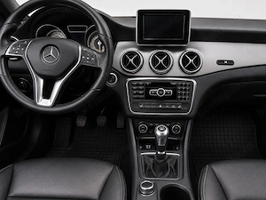 Mercedes CLA 180 euro 6 - imagine 3