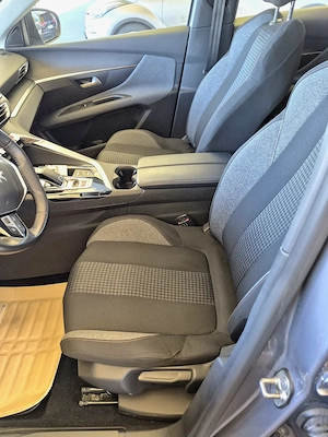 Peugeout 3008 1.5 HDI fab 2022 full fara piele masina arara si merge impecabil inmatriculata recent - imagine 2