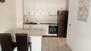 închiriez apartament Adora Park 