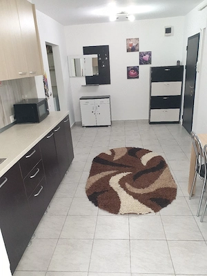 Închiriez apartament cu 2 camere - imagine 2