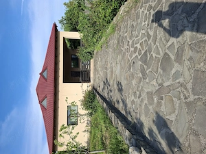 vand sau schimb.casa cu 4 camere.zona petrosilea