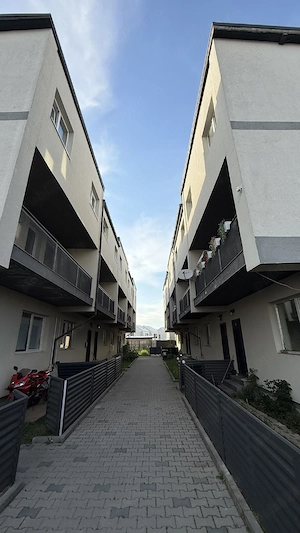 Închiriez Vila Casa P+2 + Parcare, strada asfaltată  - imagine 8