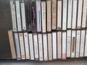 Vand lot 104 casete audio.  Toate sunt perfect functionale