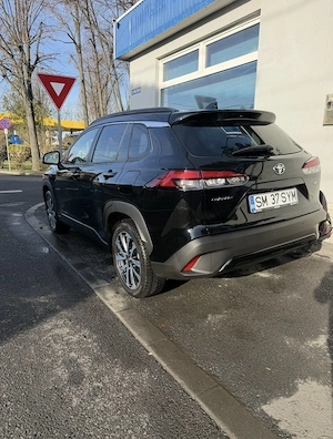 Toyota Corolla Cross Hybrid Dynamic, 2.0 Hybrid, 197 CP, fabricație 2024, prima înmatriculare martie - imagine 2